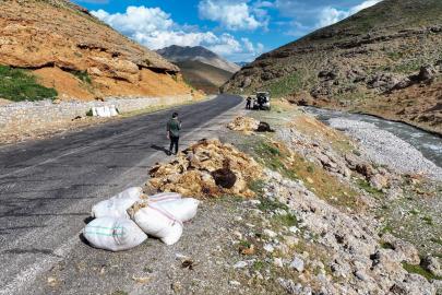 Van'da Yün Kırkımı Çevreyi Kirletiyor