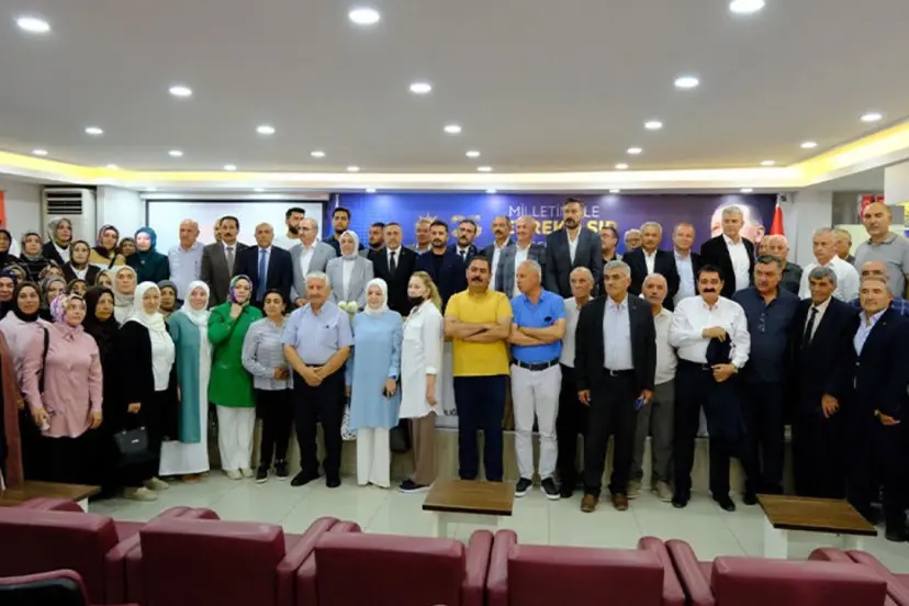 AK Parti Van’da 25. yılını kutladı!