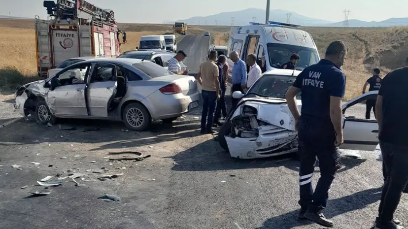 Başkale’de trafik kazası: 7 kişi yaralı