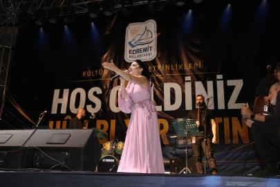 Edremit’te Rojda coşkusu: Konser alanı doldu taştı