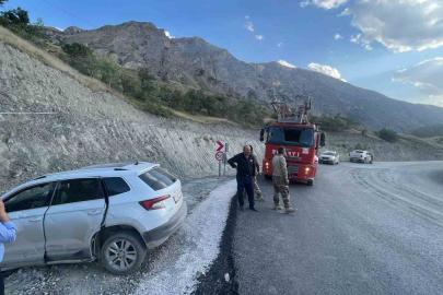 Hakkari-Van Karayolunda Kaza: 3 Yaralı
