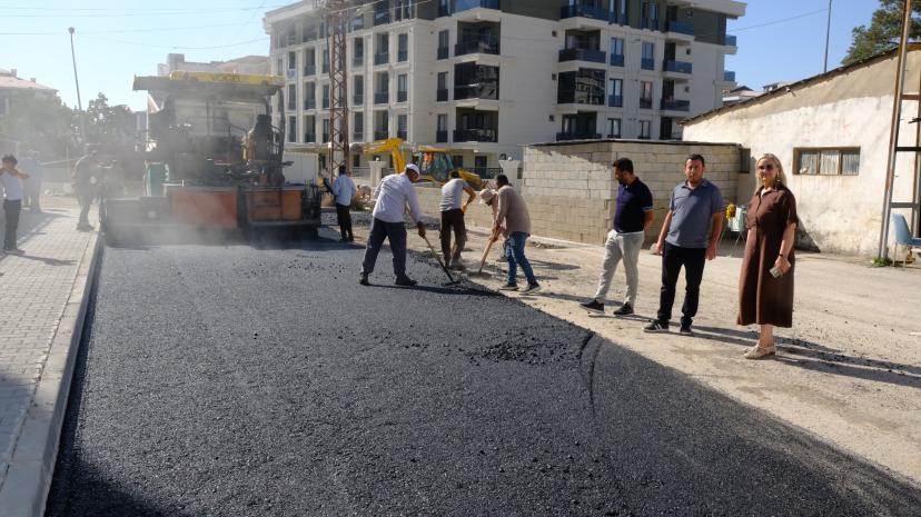 İpekyolu Belediyesi asfalt çalışmalarını sürdürüyor