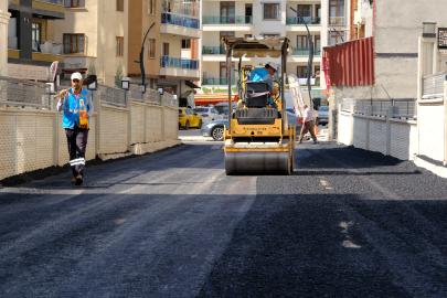 İpekyolu Belediyesi Serhat Mahallesi’nde Asfalt Çalışması Yaptı