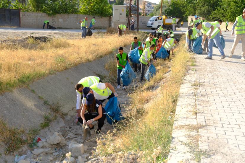 Şafak Mahallesi’nde Kolektif Emekle Temizlik Kampanyası