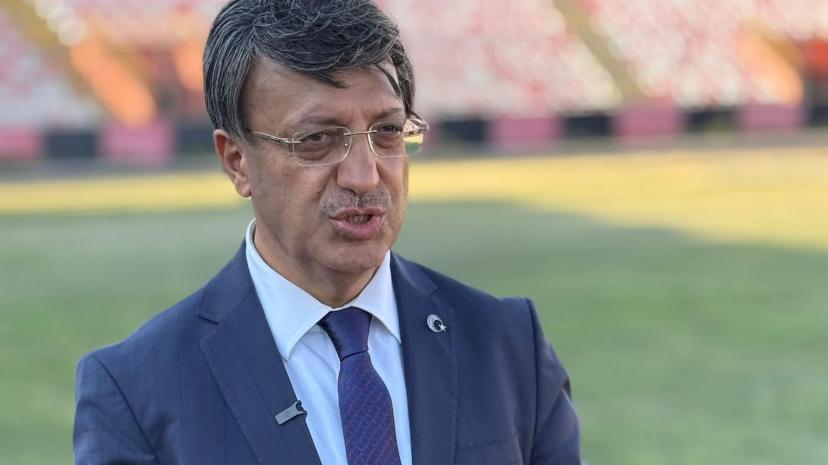 Türkmenoğlu: “Van Şehir Stadı’nı Türkiye Yüzyılı’na yakışır hale getiriyoruz”