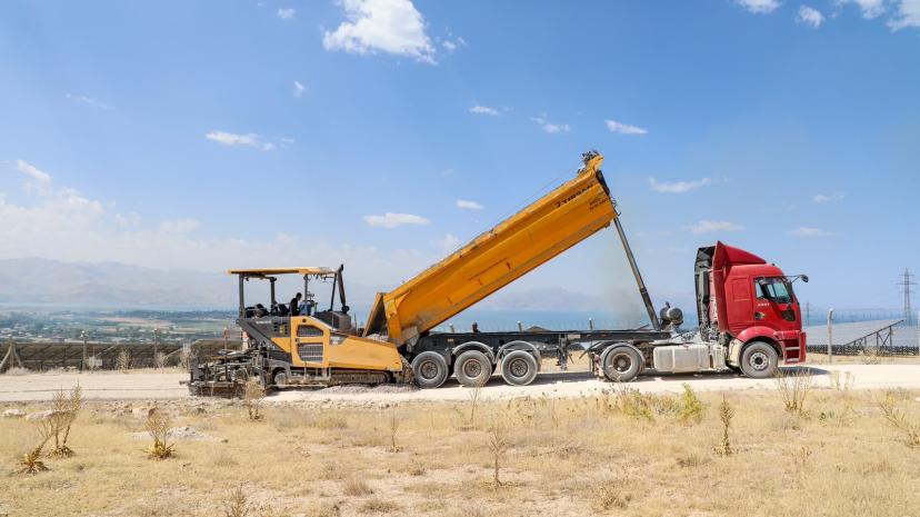 VAN BÜYÜKŞEHİR BELEDİYESİNDEN KIYICAK BÖLGESİNDE İMAR YOLU ÇALIŞMASI