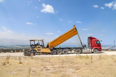 VAN BÜYÜKŞEHİR BELEDİYESİNDEN KIYICAK BÖLGESİNDE İMAR YOLU ÇALIŞMASI