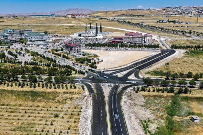 VAN GÖLÜ SAHİL YOLU ÜNİVERSİTEYE KESİNTİSİZ ULAŞIM SAĞLADI