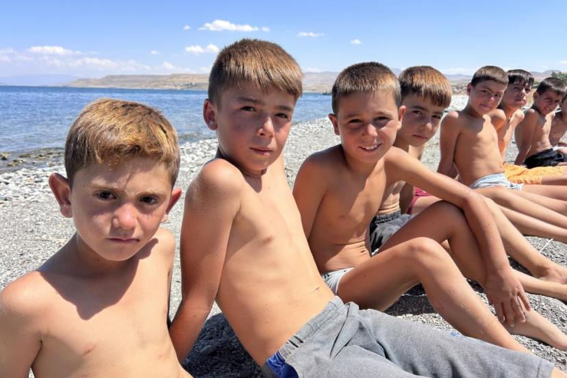 Van Gölü'nden ücretsiz saç boyama
