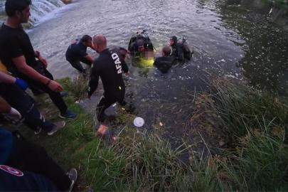 Van'da akarsuya kapılan ailesini kurtarmaya çalışan baba hayatını kaybetti