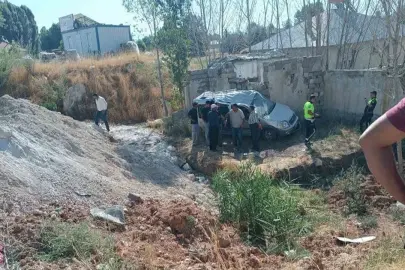 Van'da hafif ticari kamyonet takla attı: 4 yaralı