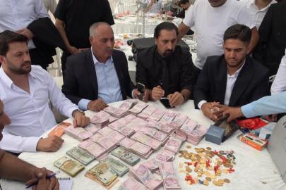 Van'da paraların havada uçuştuğu düğün: Damada yaklaşık 20 milyon TL, geline kilolarca altın takıldı