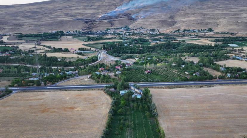 Van'da Yangın Paniği