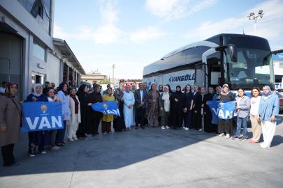 Van’dan Ankara’ya Güçlü Katılım: 26 Otobüs, 1.100 Kişiyle 25. Yıl Coşkusu