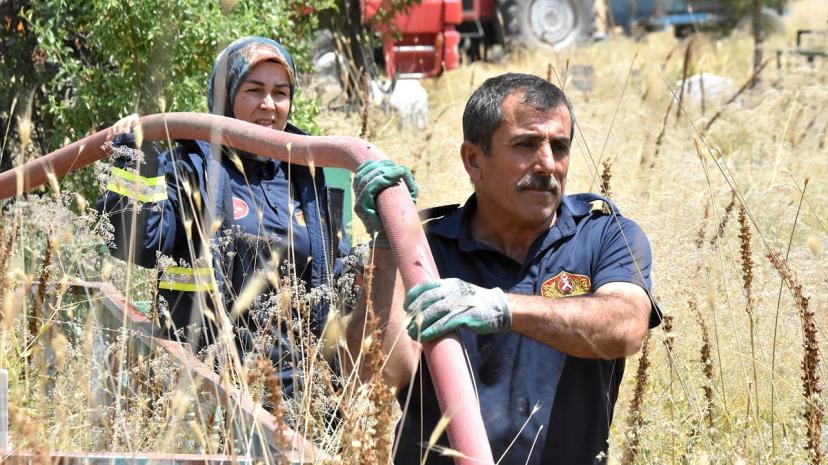 Van'ın tek kadın itfaiyecisi görevini layıkıyla yerine getiriyor