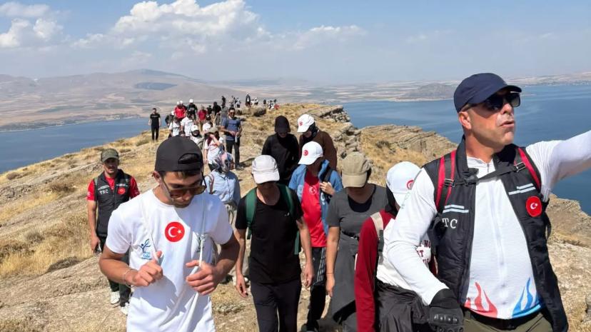 60 DOĞASEVER İNCEKAYA KRATERİ’NDE BULUŞTU