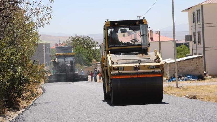 Beyüzümü Mahallesi’nde asfalt çalışmaları kesintisiz sürüyor