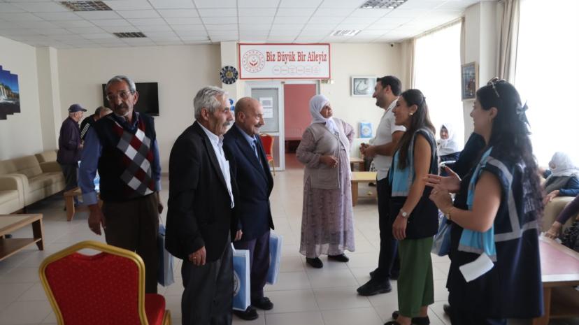 BÜYÜKŞEHİR BELEDİYESİ HUZUREVİ SAKİNLERİNİ UNUTMADI