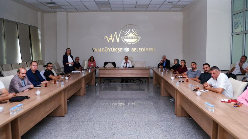 BÜYÜKŞEHİR BELEDİYESİ'NDEN ŞUBE MÜDÜRLERİNE RESMİ YAZIŞMA EĞİTİMİ
