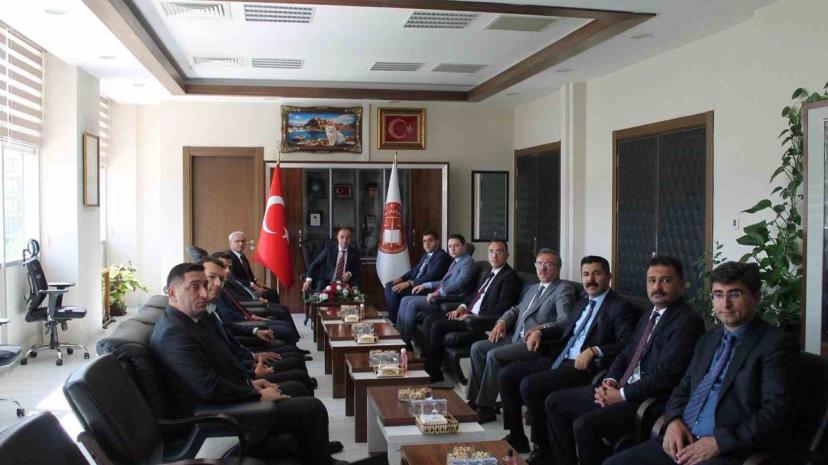 HSK Üyesi Sait Özdemir Van'da yargı yöneticileriyle adalet hizmetlerini görüştü