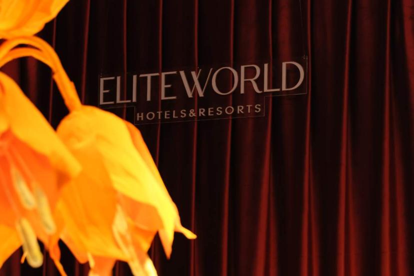 Elite World’ün 50 Yıllık Yolculuğu Sanatla Buluşuyor