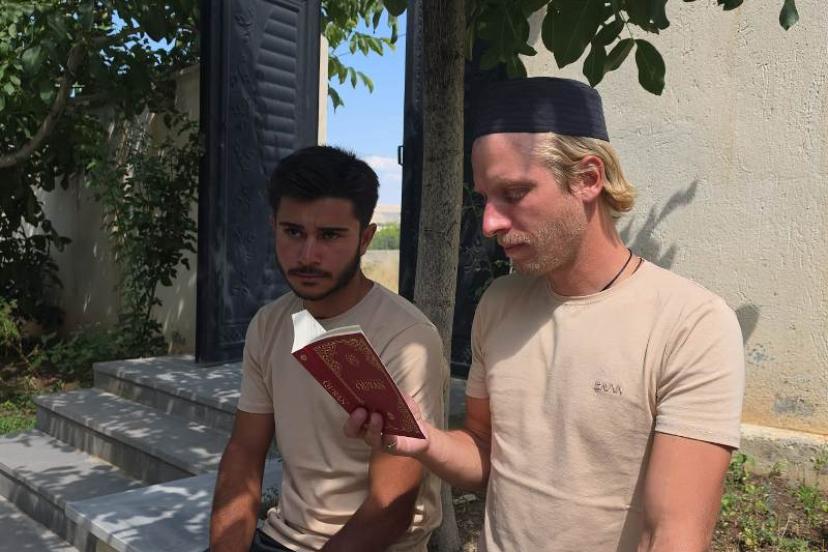 LETONYALI GEZGİN VAN’DA MÜSLÜMAN OLDU