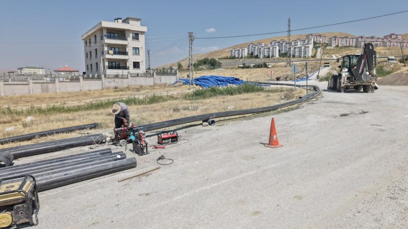 SÜPHAN MAHALLESİ’NDE 10 KİLOMETRELİK İÇME SUYU HATTI DÖŞENDİ