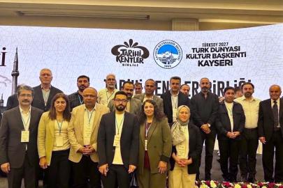 Tuşba Belediye Eşbaşkanları Tarihi Kentler Birliği Toplantısı’na katıldı