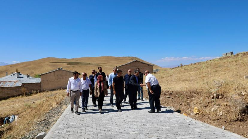 Tuşba Belediyesi Canik Mahallesi’nde kilitli parke taşı çalışmalarında sona geldi