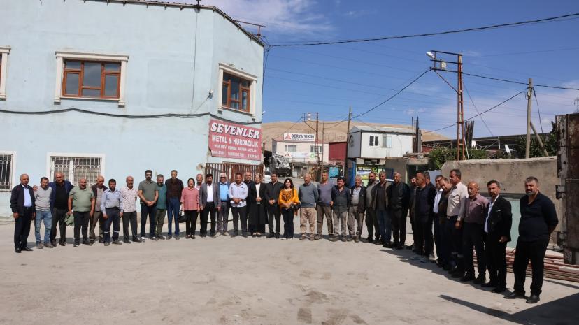 Tuşba’da esnaf buluşması: Hurdacılar ve galericiler taleplerini dile getirdi