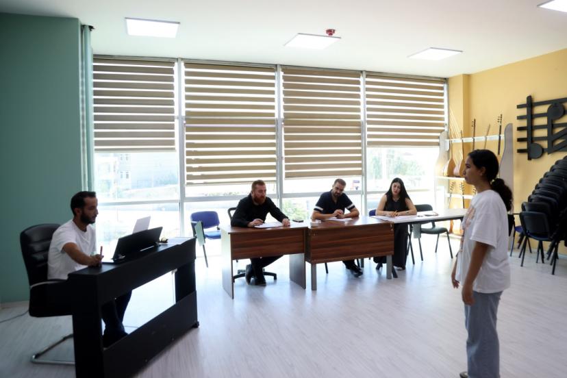 VAN BÜYÜKŞEHİR BELEDİYESİ KONSERVATUVARINA 394 BAŞVURU