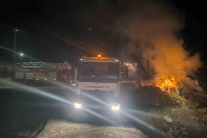 Van Çaldıran'da ot yangınında 2 bin bağ ot küle döndü