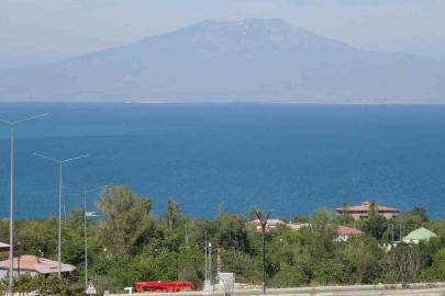 Van Emlakçılar ve Bilirkişiler Derneği Başkanı Özdek, Van Gölü için yatay mimari istedi
