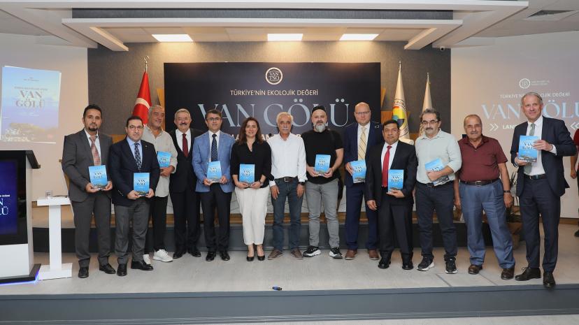 Van Gölü kitabının lansmanı Van TSO ev sahipliğinde yapıldı