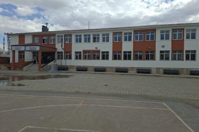 Van Tuşba'da okula pompalı tüfekle gelen kız öğrenci polis merkezine götürüldü