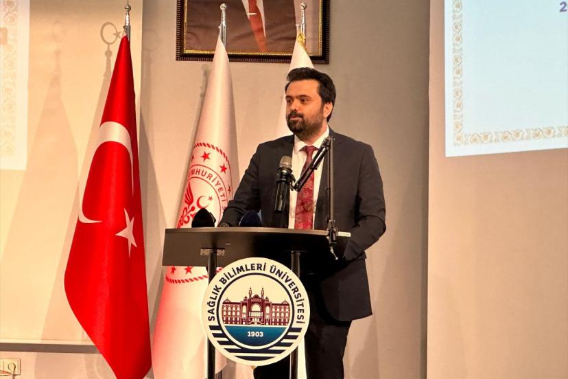 Van'da akademik yıl töreniyle 70 öğretim üyesi ve 400 doktorlu yapı kutlandı