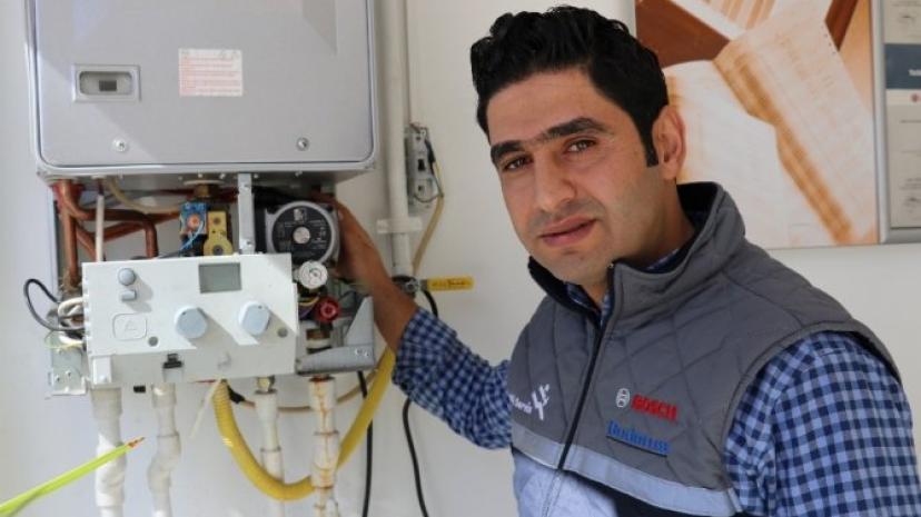 Van’da kombi ustalarının kış mesaisi başladı