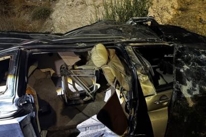 Van'da otomobil dere yatağına uçtu: 1 ölü, 1 yaralı