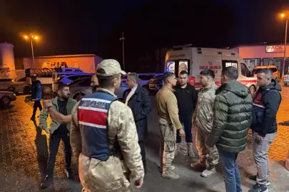 12 kişilik minibüsle 20 göçmen taşınıyordu: Hakkari'de araç dereye devrildi