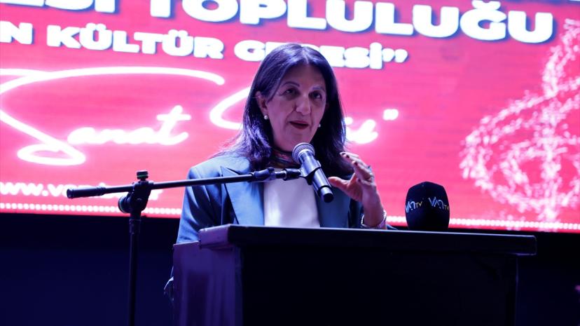 Bodrum'da Vanlılar Gecesi'nde Pervin Buldan barış ve kardeşlik diledi