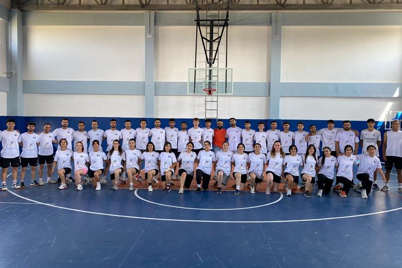 Edremit Belediyesi’nin ücretsiz kurslarıyla 80 öğrenci üniversite ve spor liselerine yerleşti