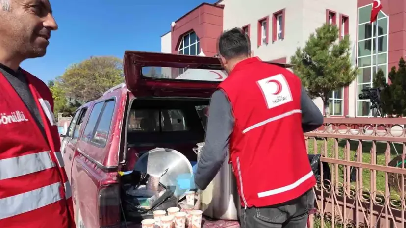 Erciş'te 7.2'lik depremin 15. yılında 644 kişi dualarla anıldı