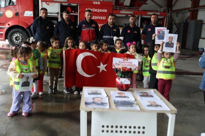Erciş'te ana sınıfı öğrencilerine yönelik etkinlikte şehit itfaiyeciler anıldı