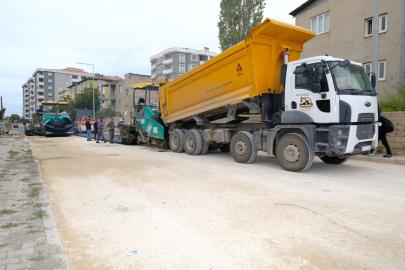 Eski Kale Yolu ve Bağlantılarında Asfalt Serim Çalışması