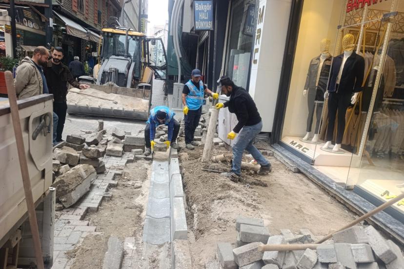 İpekyolu Belediyesi yol yapım çalışmalarını sürdürüyor