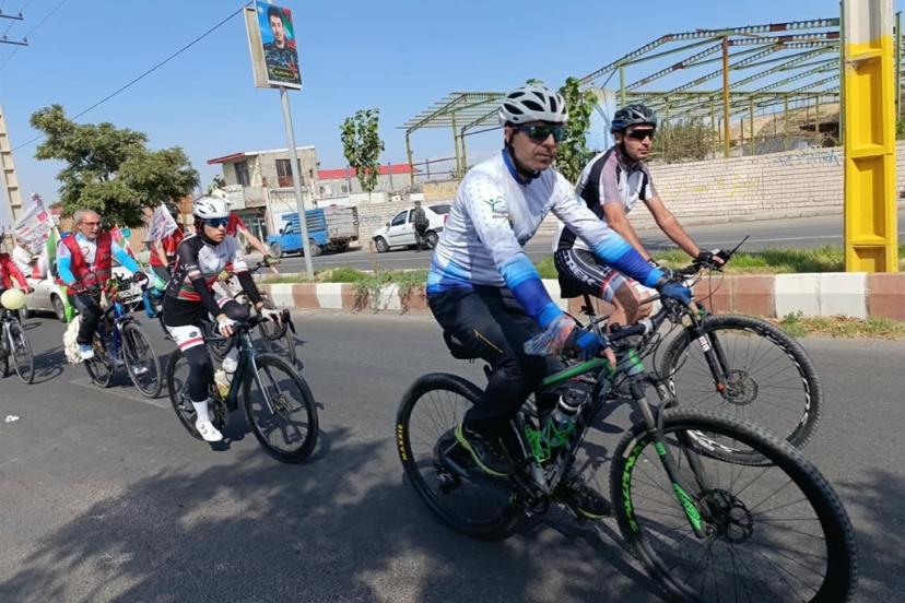 İran'da öldürülen çocuklar için 2 bin 865 kilometre pedal çevirdiler