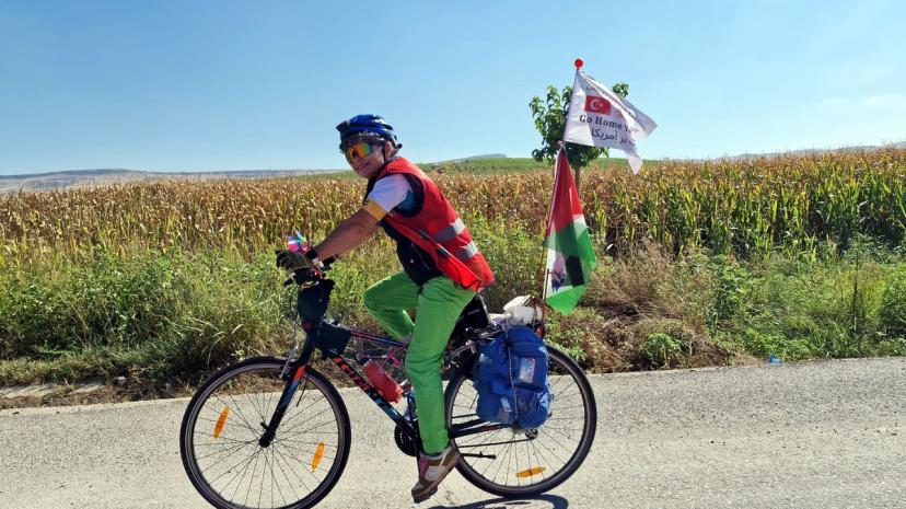 Minab'da ölen kız öğrenciler için pedal çeviren Minab Bisiklet Kervanı Van'a ulaştı