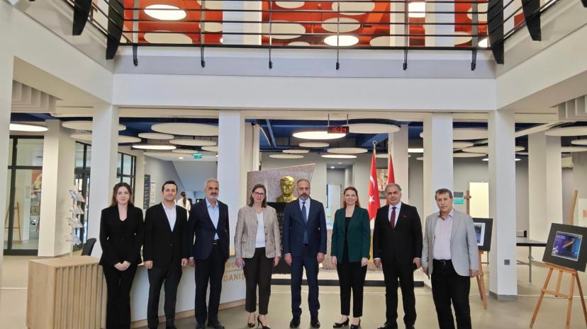 Rektör Şevli, Özel Eren Fen ve Teknoloji Lisesini Ziyaret Etti