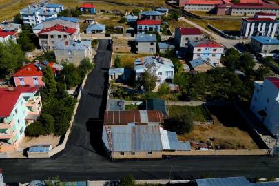 Tuşba’da asfalt çalışmaları sürüyor: Hedef 40 bin ton