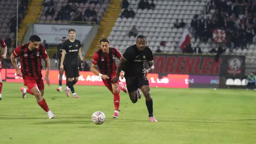 Van Spor deplasmanda 3 puanı 3 golle aldı